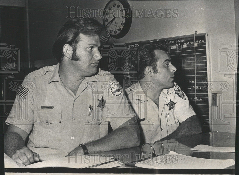 1972 Press Photo Andrew Lamela Harwood Heights Illinois Police Patrolman - Historic Images