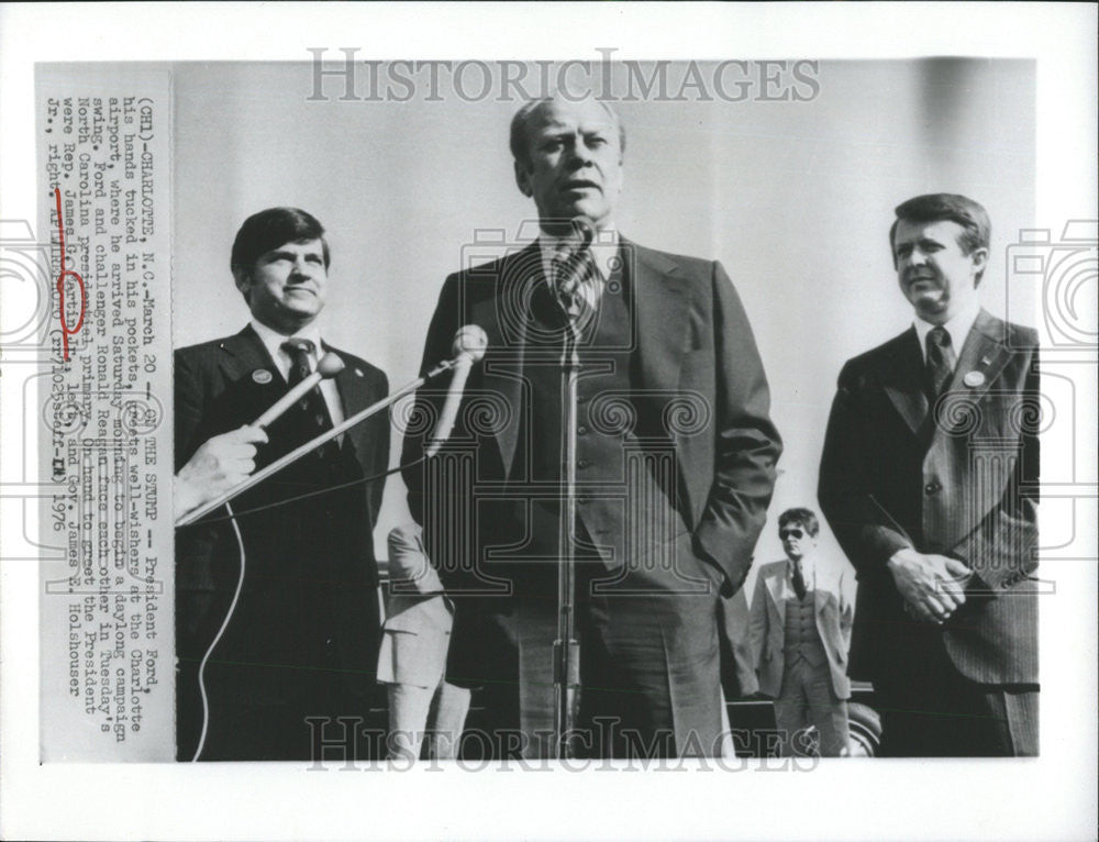 1976 Press Photo Charlotte Air Port James Martin President Ford Holshouser - Historic Images