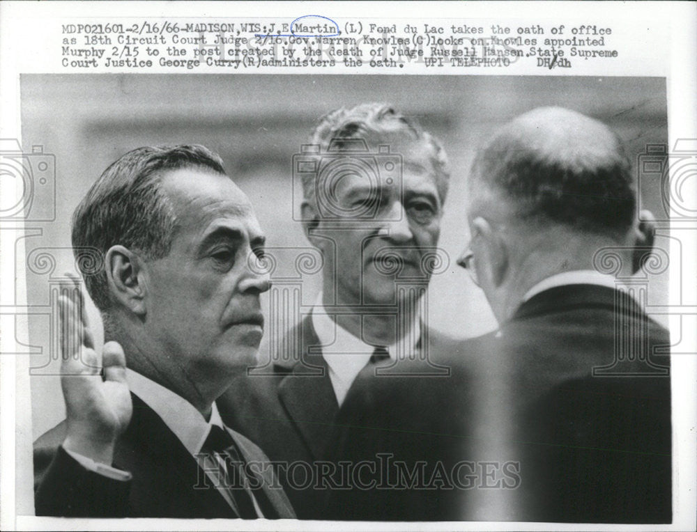 1966 Press Photo Martin Oath office Circuit Court Judge Warren Knowles Du Lac - Historic Images