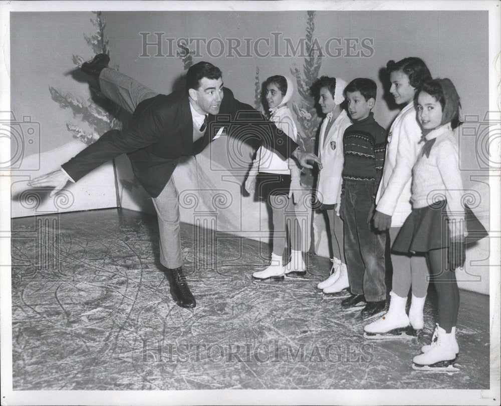 1959 Press Photo Michael Kirby show young skater Arm School - Historic Images