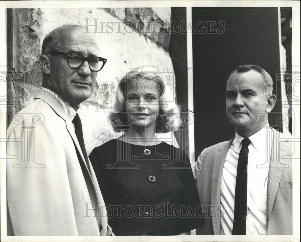 1961 Press Photo Kayes Beach Lind CDN Foreign Service Baker Marsh Wire Editor - Historic Images