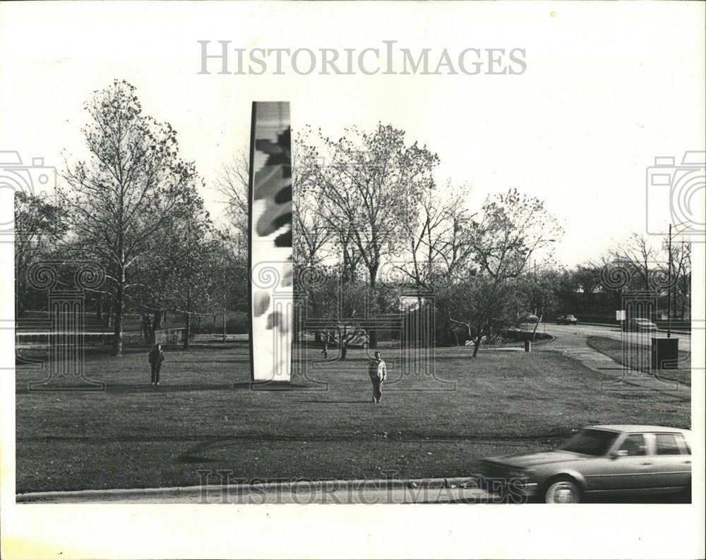 1980 Press Photo Steel Sculpture Title Lincoln Park Mayor Byrne Press Conference - Historic Images