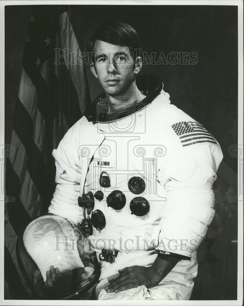 1971 Press Photo William Lenoir American engineer NASA astronaut Space suit - Historic Images