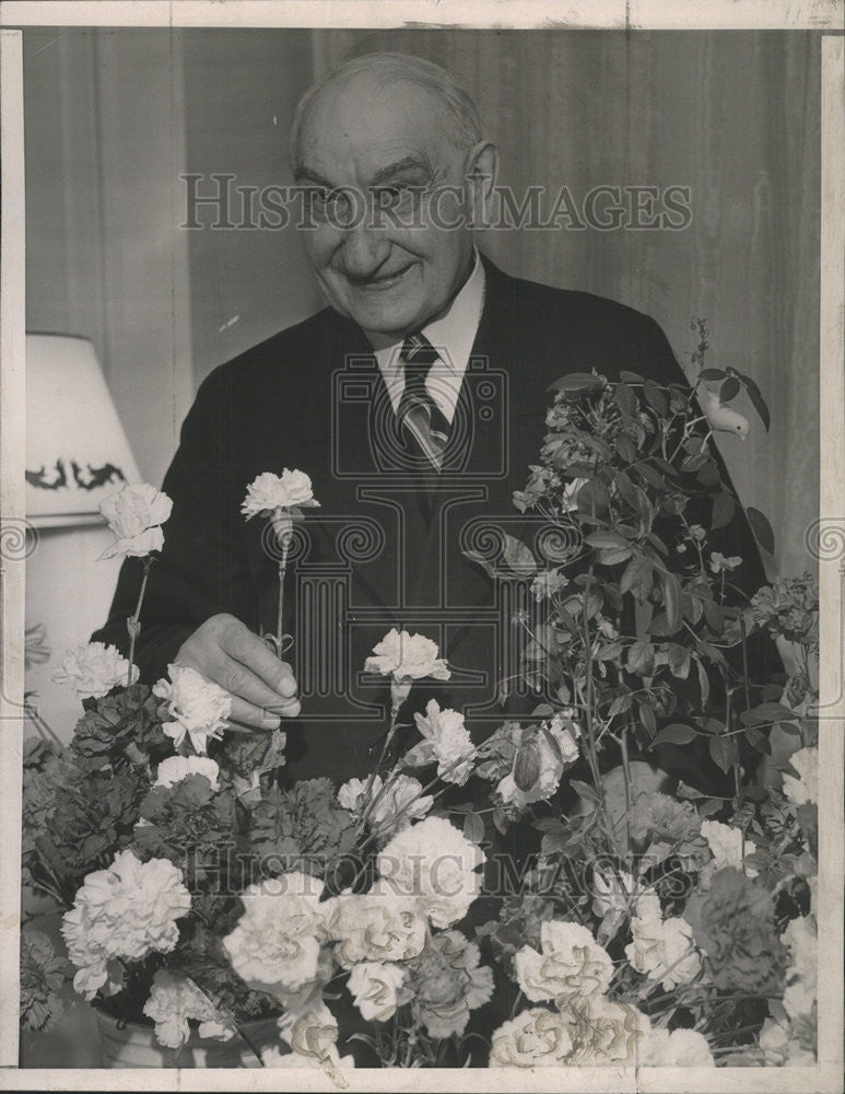 1937 Press Photo Frank J.Loesch celebrating his 85th Birthday. - Historic Images