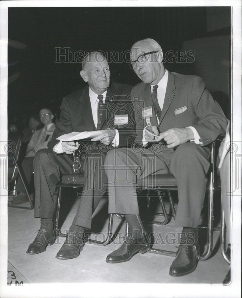 1958 Press Photo  KENNETH LOHEED VICE PRESIDENT H. PARK ARNOLD KIWANIS - Historic Images