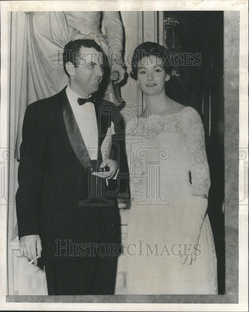 1962 Press Photo Stratford Ontario Caravan whirlwind pursuit Culture Queen Mary - Historic Images