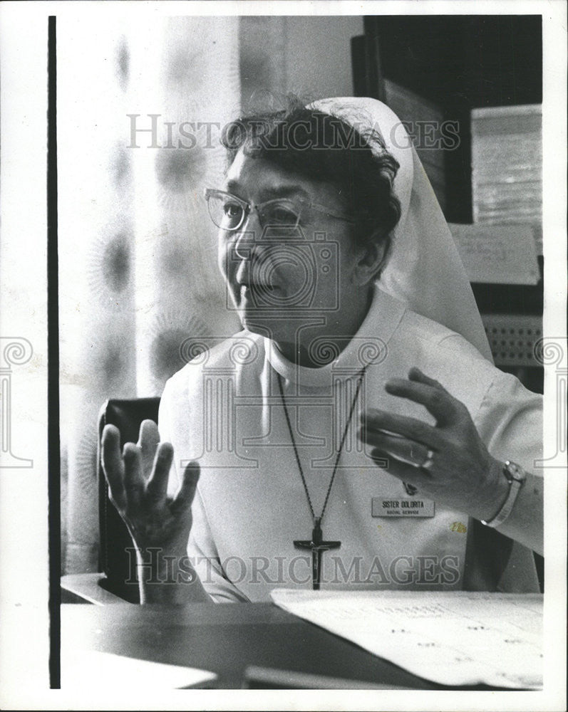 1973 Press Photo Dolorita Kelly Ann admission director sister home nurse - Historic Images