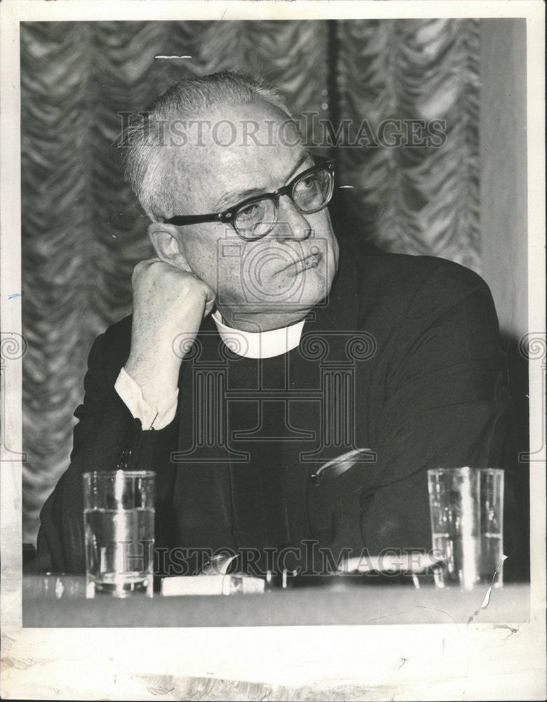 1961 Press Photo Father William Kenealy Professor School Law Loyola University - Historic Images