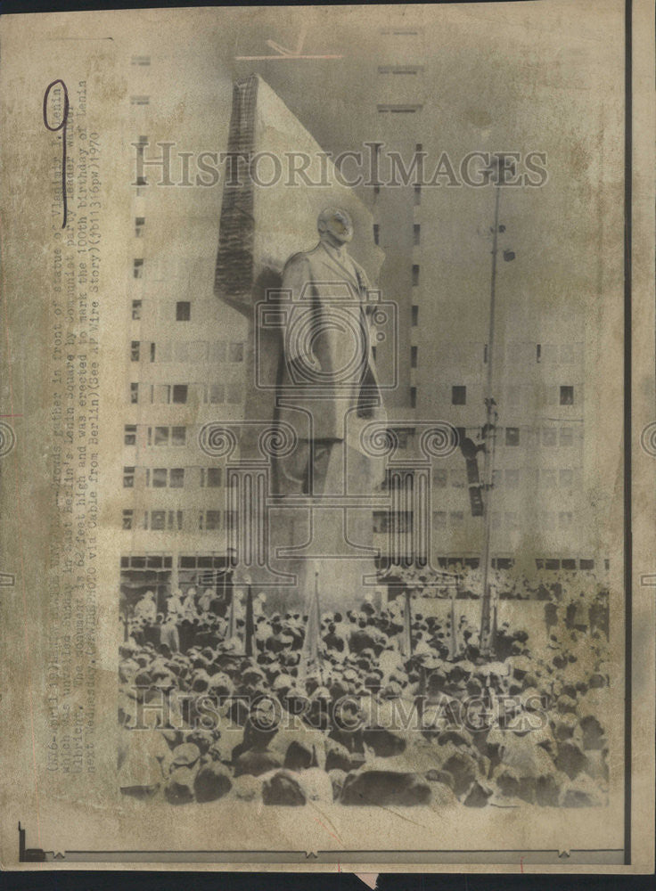 1970 Press Photo Vladimir Lenin East Berlin Lenin Square monument Statue birth - Historic Images