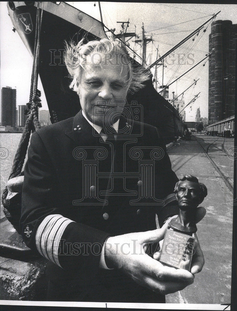 1974 Press Photo Ruediger Lenk Buntenstein Bremen Germany Abraham Lincoln Lake - Historic Images