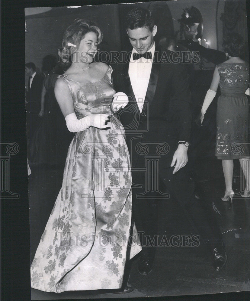 1961 Press Photo Society Susan Lennox Henry Caldwell Holiday Dance Yuletide Ball - Historic Images