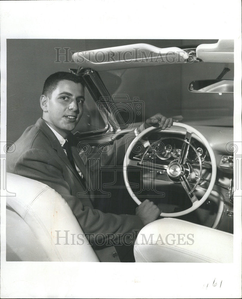 1960 Press Photo Michel Levin Chicago Detroit Thunderbird Ford - Historic Images