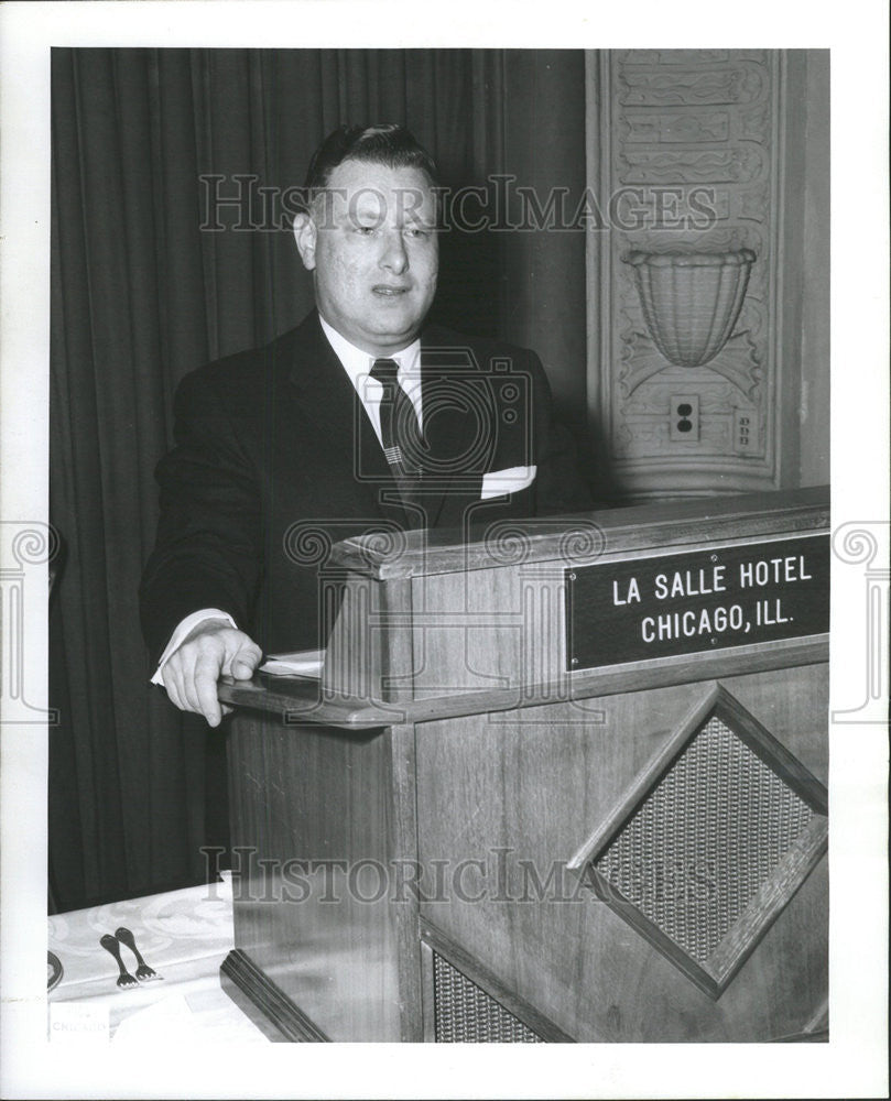 1960 Press Photo Harry Levinson director industrial mental health Menninger - Historic Images