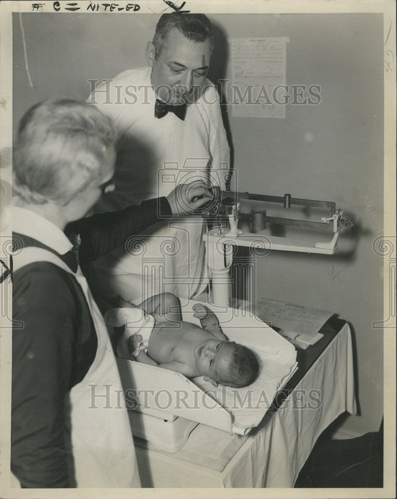 1937 Press Photo Henry Niblack Chicago Board Health Diane LucasNurse Mary Bazar - Historic Images