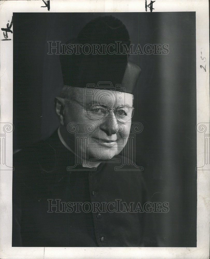 1947 Press Photo Father John Linden,St Mary&#39;s Catholic Church - Historic Images