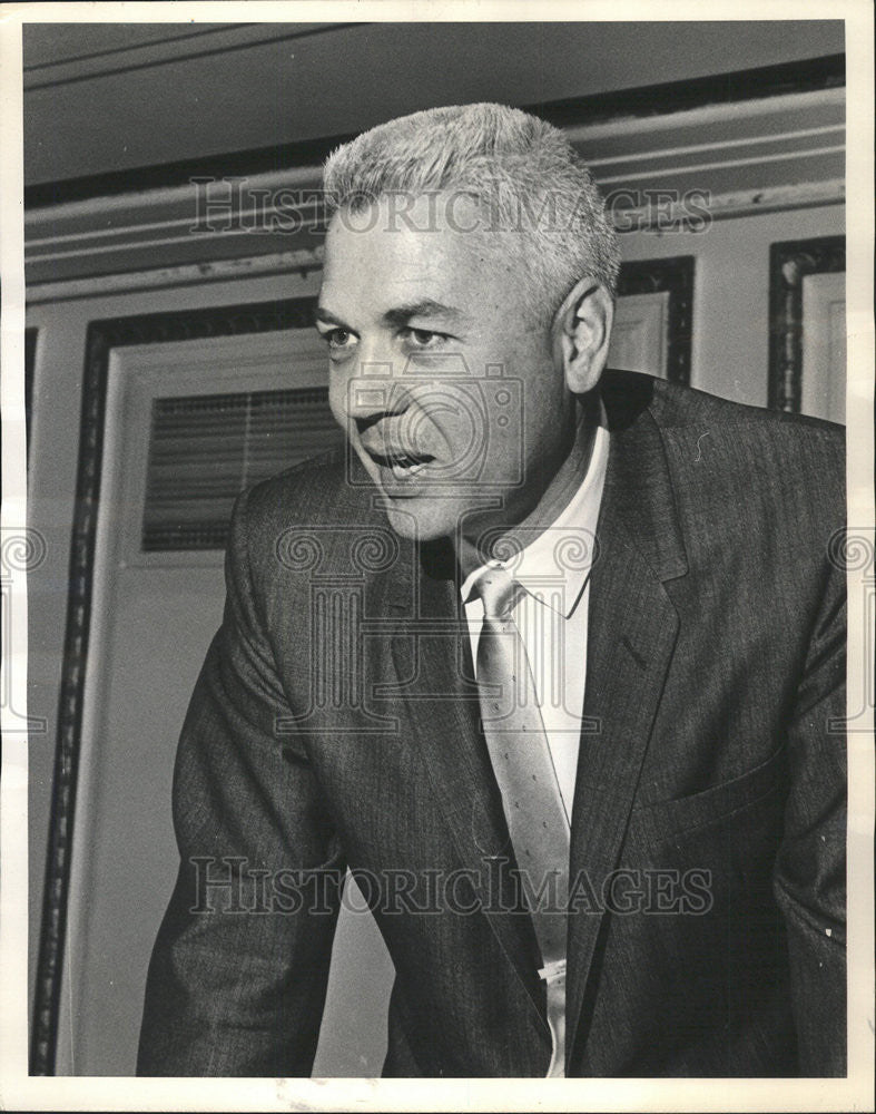 1966 Press Photo Edward B. Lindaman Of Apollo Program Speaking N Palmer Hse Chgo - Historic Images