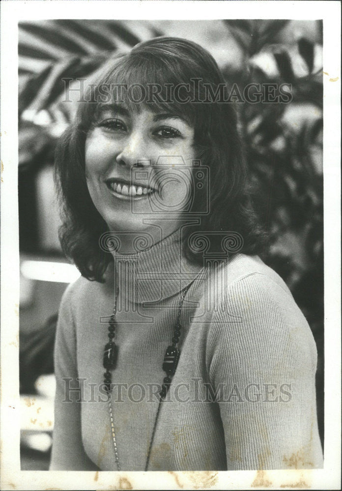 1974 Press Photo Nancy Levner Development Publications Michael Reese Medical - Historic Images