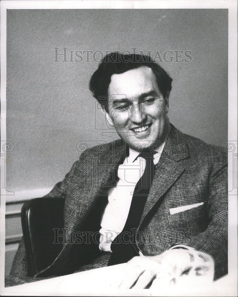 1962 Press Photo Builder John V.P. Ludocivi, director of WREN Properties, Ltd. - Historic Images