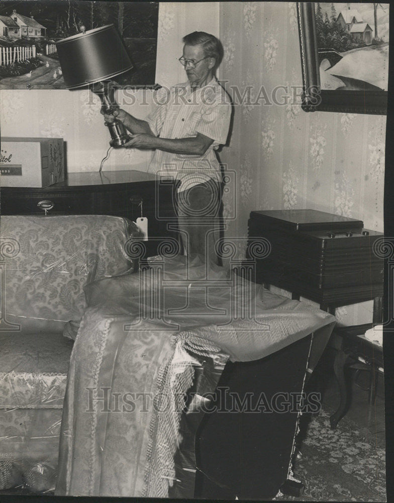 1949 Press Photo francis Lubien and Prizes - Historic Images