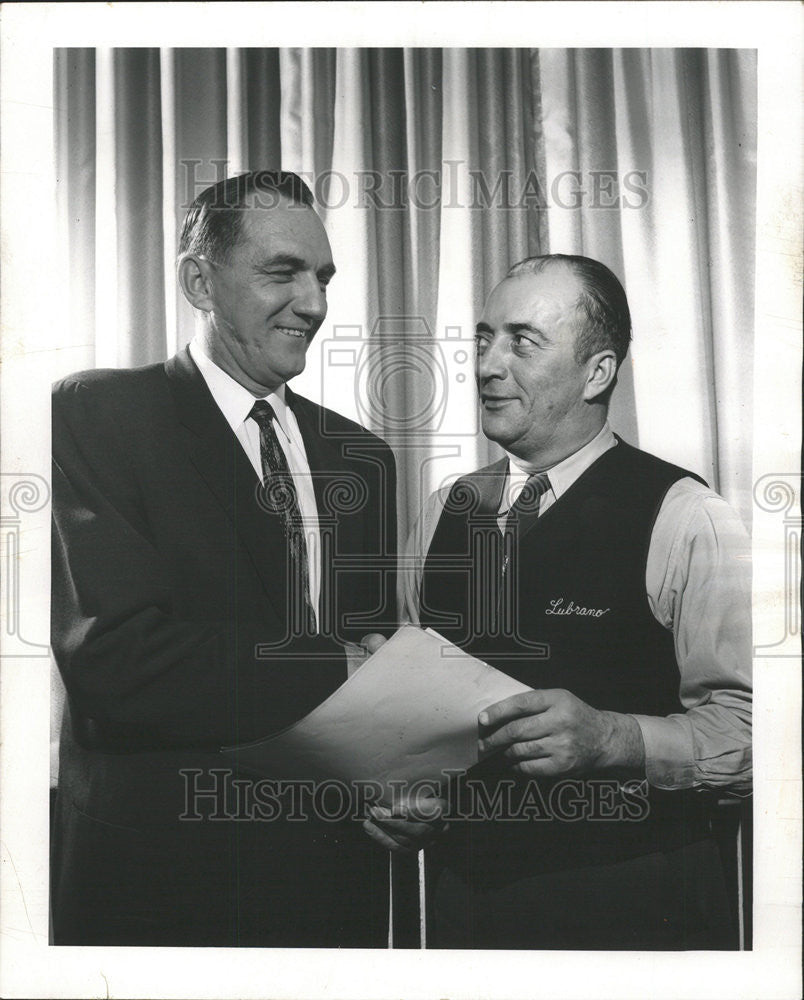 1960 Press Photo Bruno Labrano Peter Hand Brewery Truck Safety Award - Historic Images