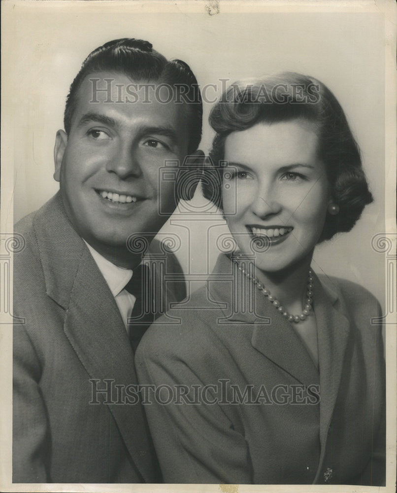 1953 Press Photo Actor Dennis James In Chances Of A Lifetime - Historic Images