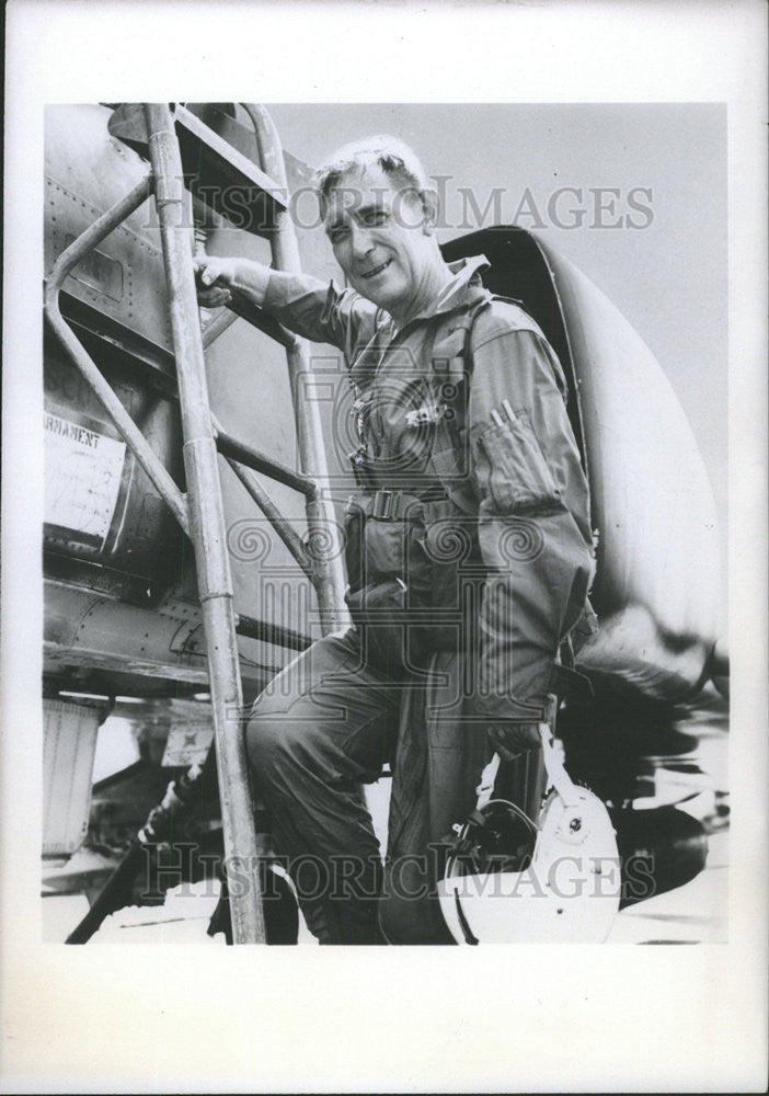 1966 Press Photo Jim Lucas Writer - Historic Images