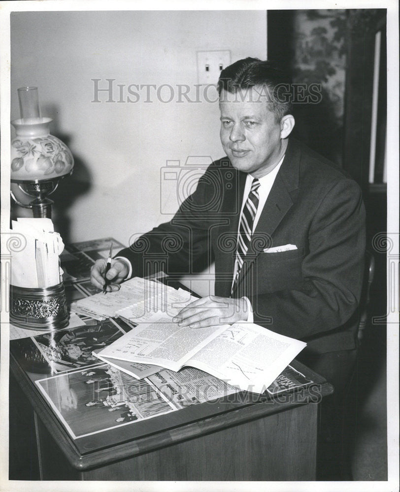 1957 Press Photo DR. KENNETH W. LUND PARK RIDGE - Historic Images