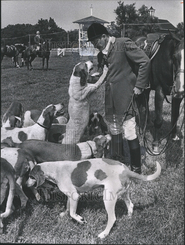 1969 Press Photo Theodore Kjellstrom Hound Dunham Wood Riding Club - Historic Images