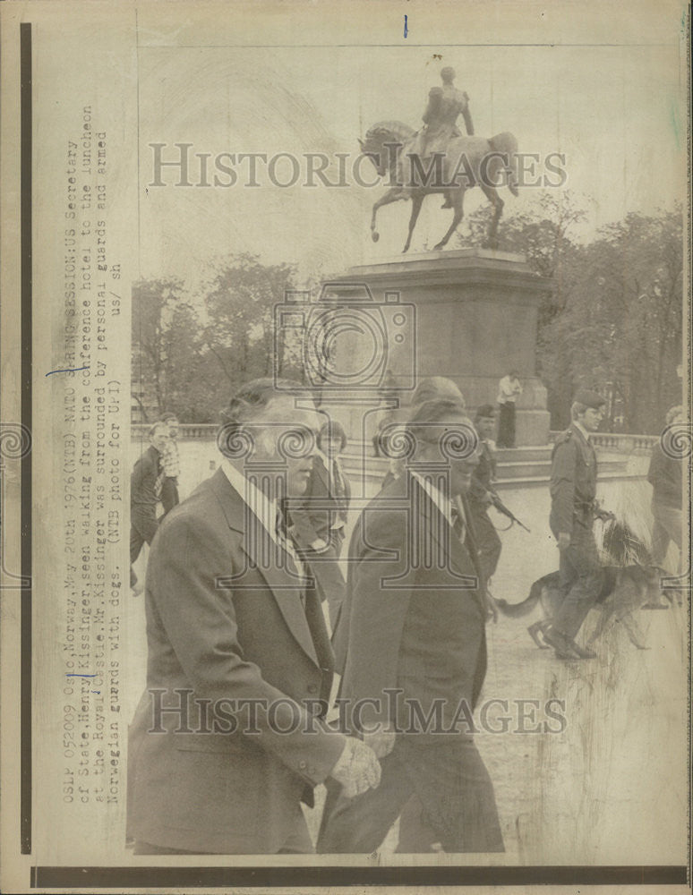 1976 Press Photo Secretary Of State Henry Kissinger - Historic Images