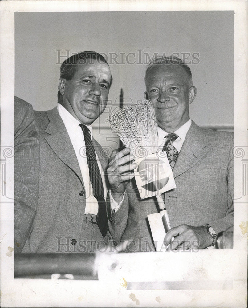 1952 Press Photo George A. Fry Shown With General Eisenhower During Travels - Historic Images