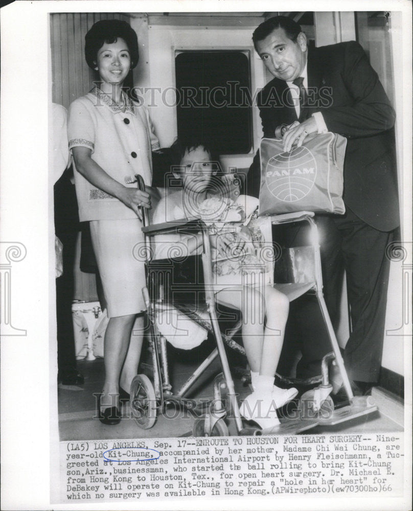 1966 Press Photo Kit-Chung Enroute To Houston For Heart Surgery - Historic Images