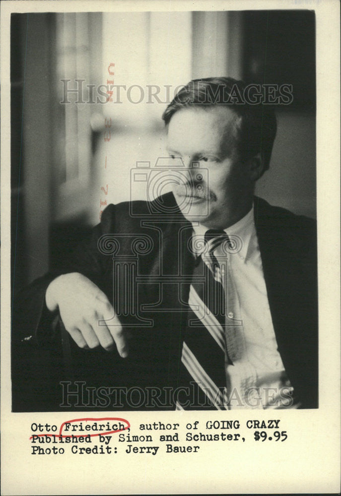 1976 Press Photo Otto Friedrich author Going Crazy - Historic Images