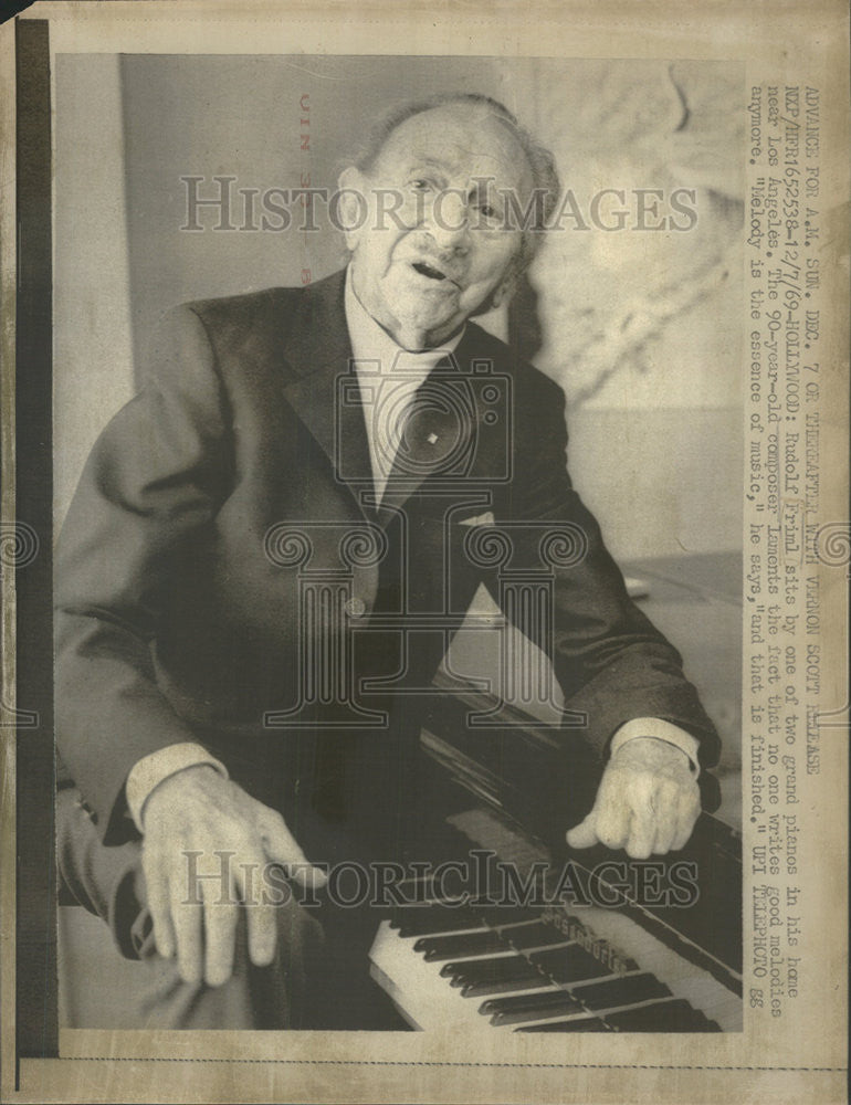 1969 Press Photo Rudolf Friml 90 yr old composer sits by his grand piano - Historic Images