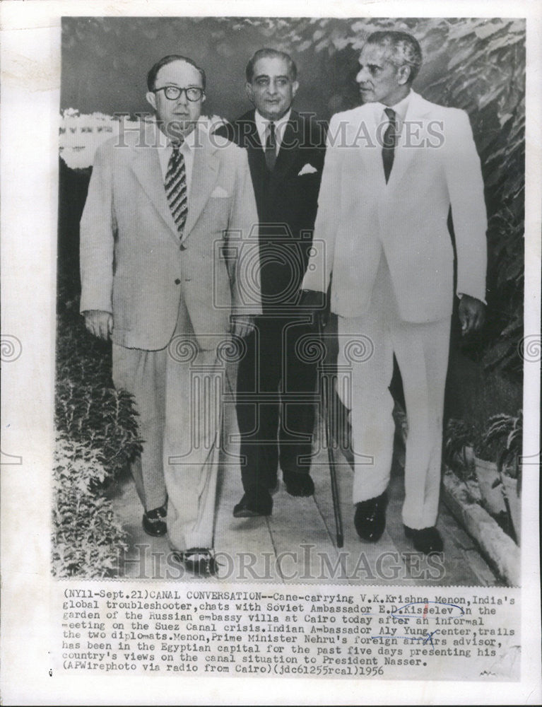 1956 Press Photo V.K. Krishna Menon India Soviet Ambassador E.D. Kisselev - Historic Images