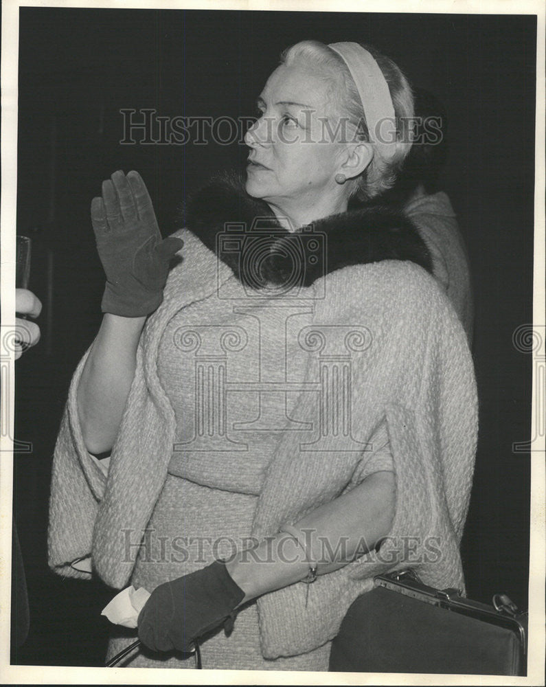 1965 Press Photo Adult Education Council Of Chicago Member Marjorie Lord - Historic Images