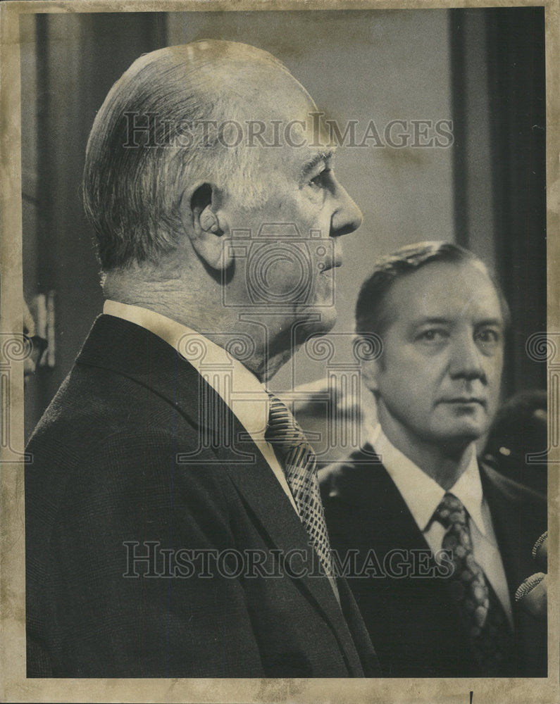 1977 Press Photo William Lee and Mayor Bilandic - Historic Images