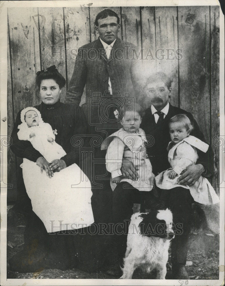 1935 Press Photo Moise Legros And Family - Historic Images