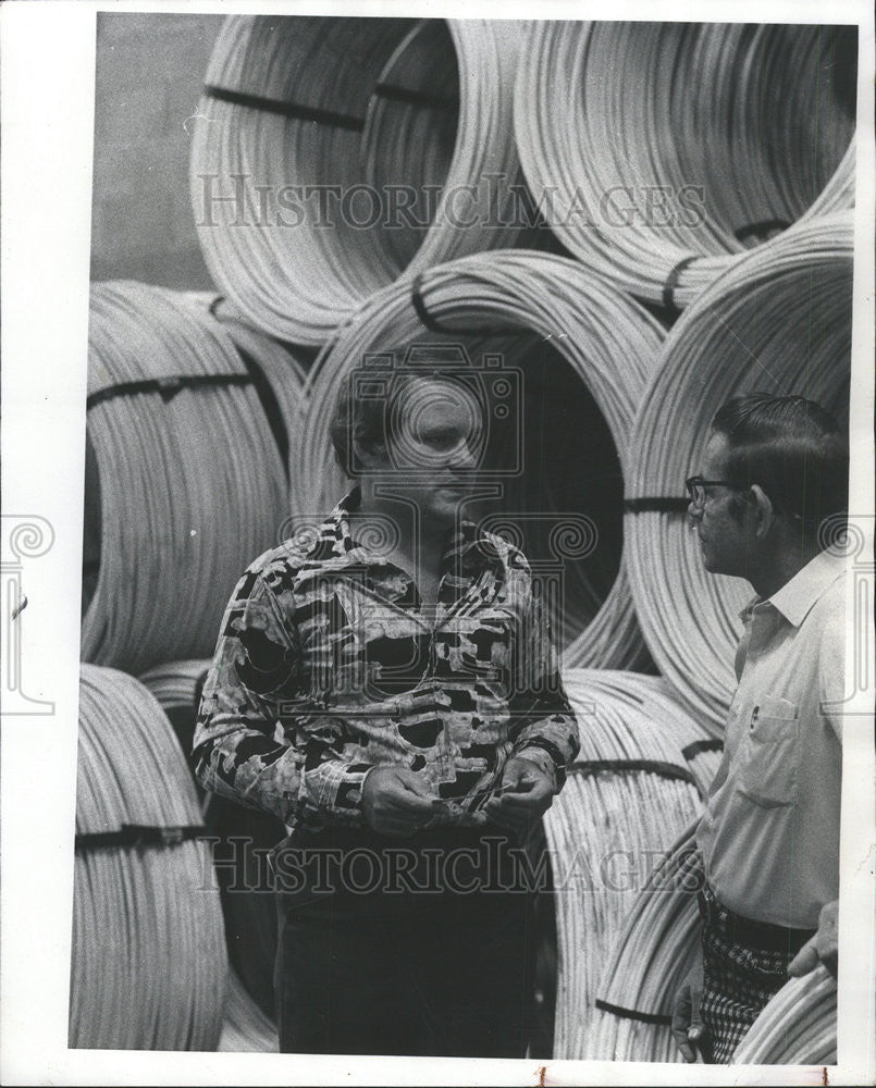 1976 Press Photo Lee Loudermilk President Midwest Fastener Manager Henry Jeffrey - Historic Images