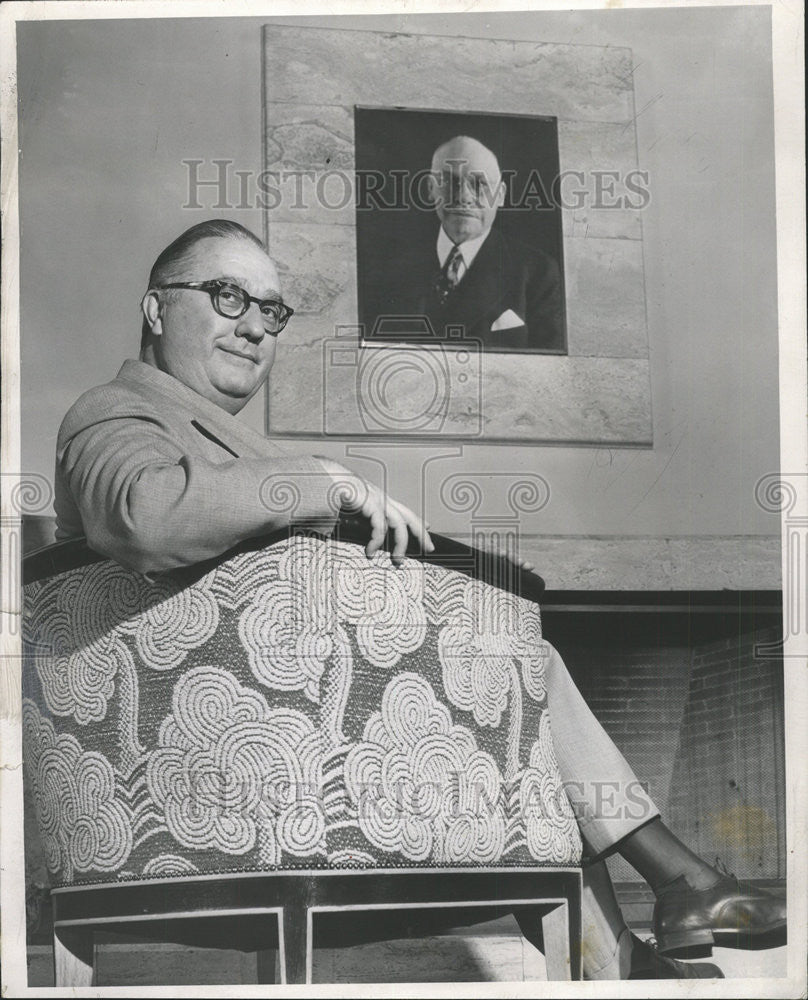 1956 Press Photo DeanDonald H. Loughridge with Portrait of Walter P. Murphy - Historic Images