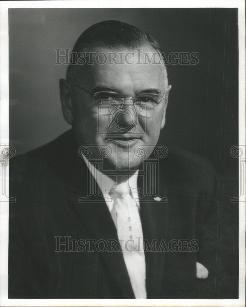 1966 Press Photo Robert Lough Vice President Director Drovers National Bank - Historic Images