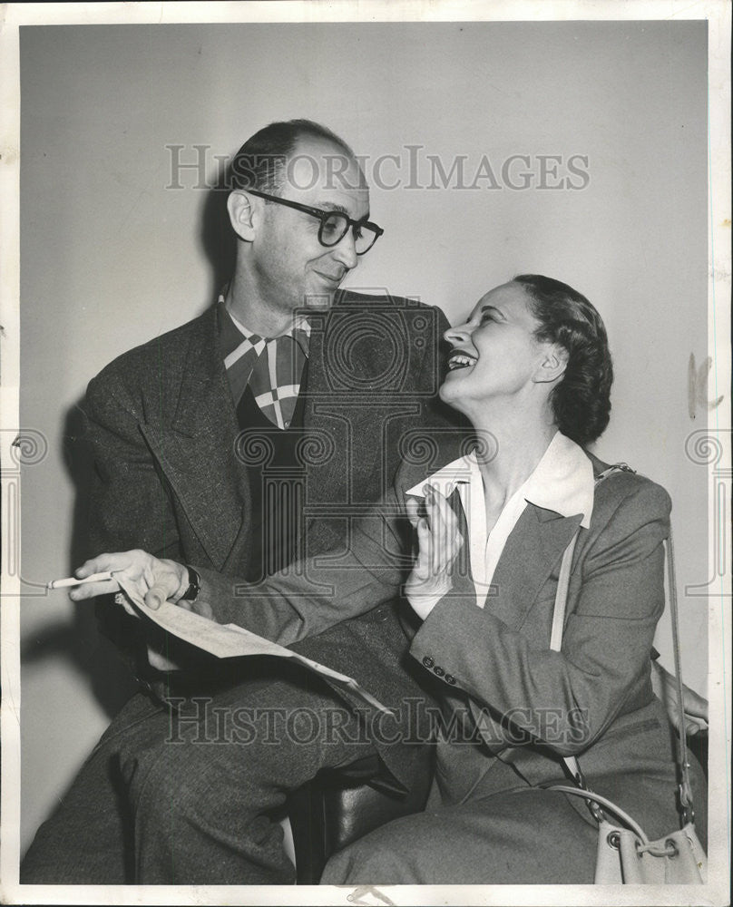 1954 Press Photo Joseph Kordick Reporter Virginia Marmaduke - Historic Images