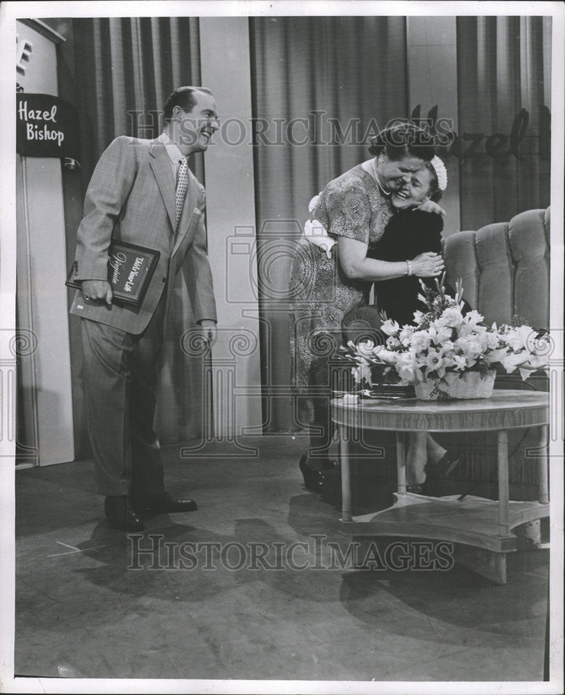 1954 Press Photo Virginia Marmaduke Chicago Sun Times This Is Your Life TV Show - Historic Images