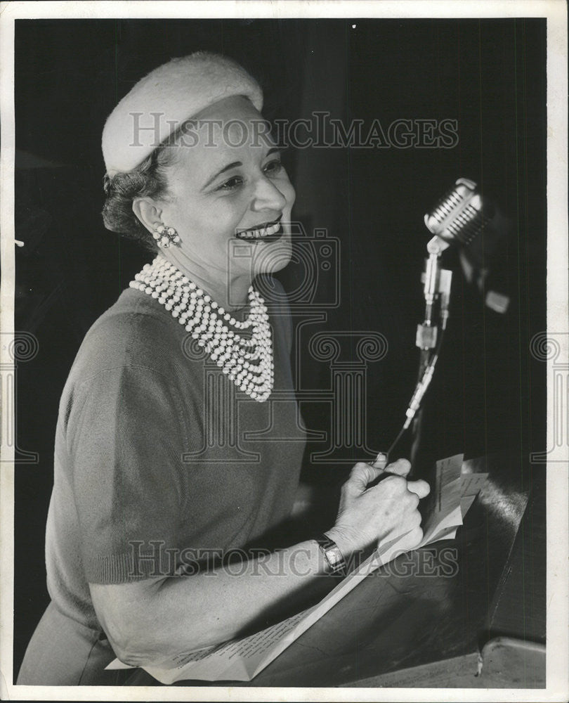 1956 Press Photo Virgina Marmaduke WMAQ Session Entertainer Group - Historic Images