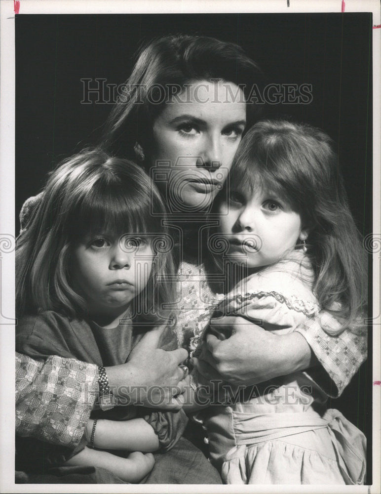 1993 Press Photo Melissa Gilbert Actress Shattered Trust Shair Karney Story - Historic Images