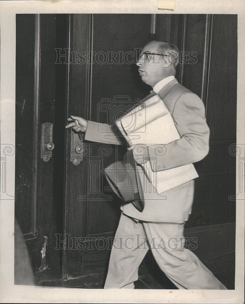 1951 Press Photo Attorney Herman Klein Eddie Salvi Murder Police Michael Moretti - Historic Images