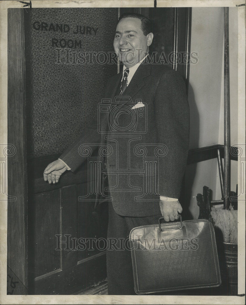 1947 Press Photo Julius Klein/Chicago Sun Reporter/Journalist - Historic Images