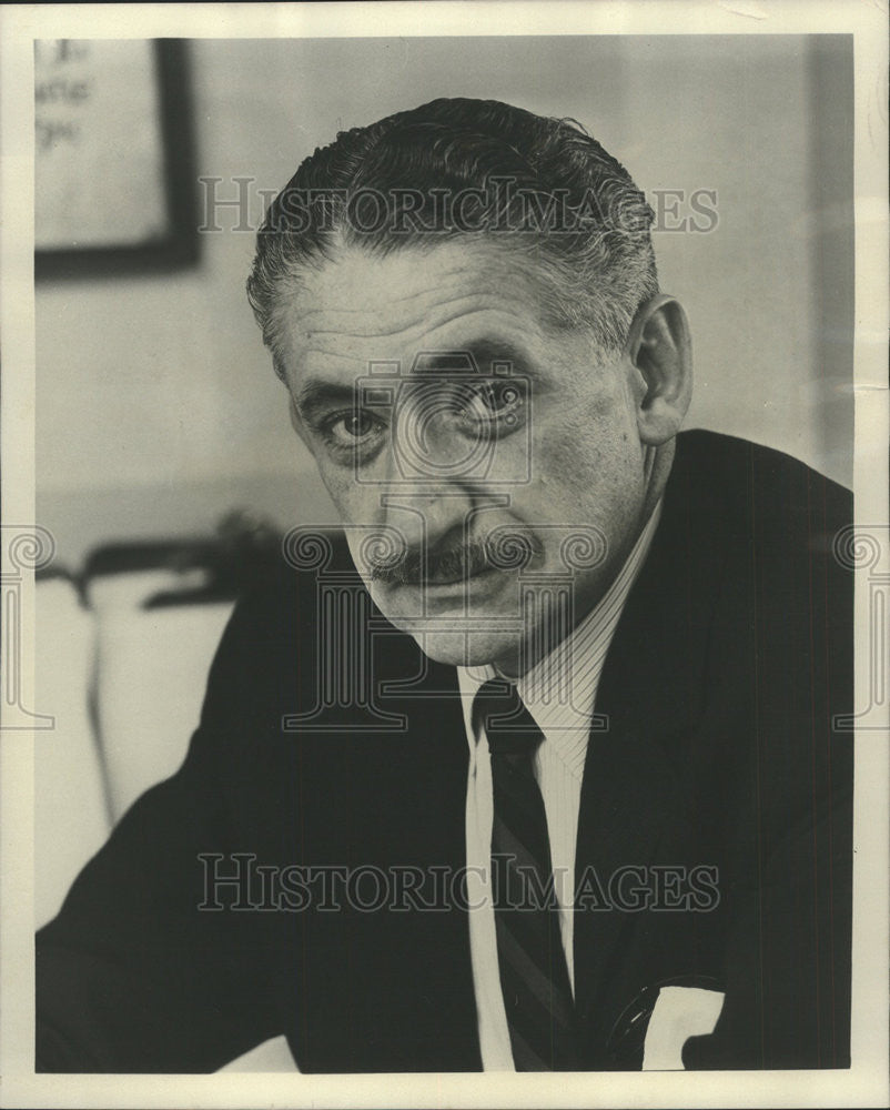 1967 Press Photo Isaac Kleinerman Producer Explores World Feature Television - Historic Images