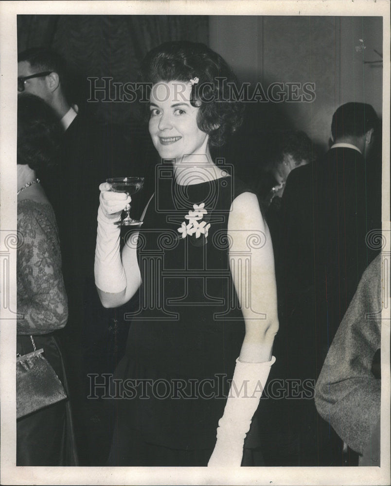 1962 Press Photo Mrs. Francis Klimley/Sleeveless Black Dress/Beauty - Historic Images