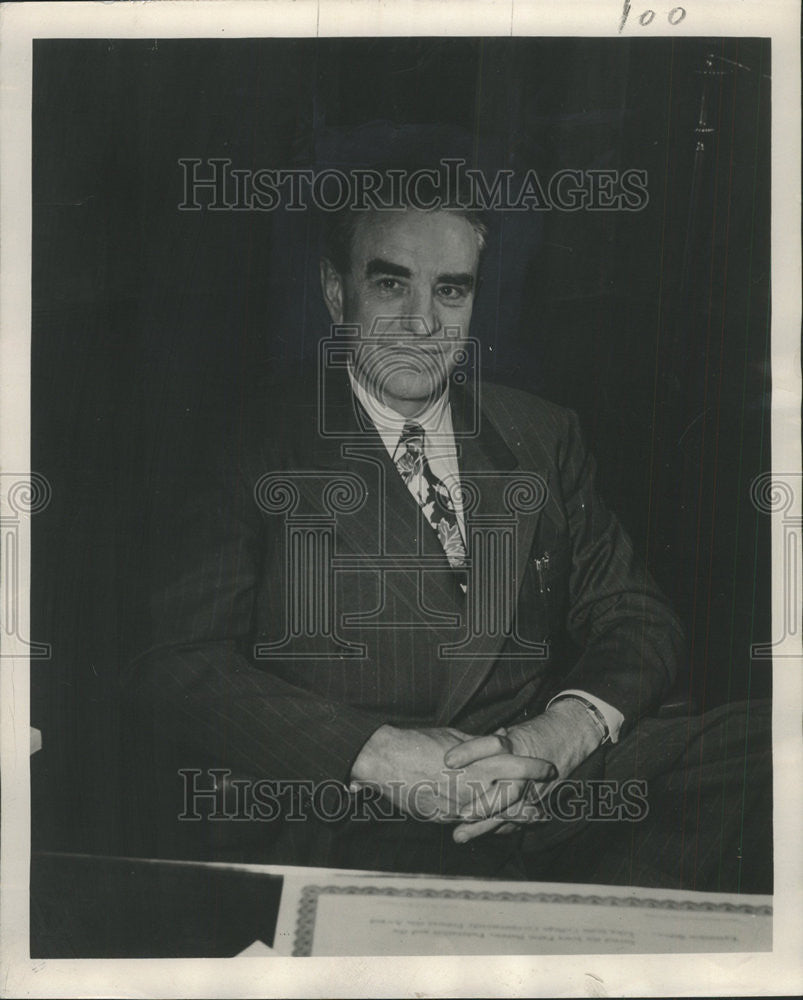 1947 Press Photo William Kline snap Black Suit sweet smile face Pose - Historic Images