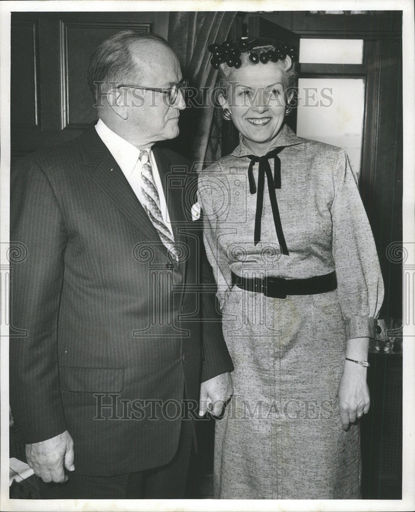 1957 Press Photo Vincent Sill Clifford Kline Society Follies Press Party - Historic Images